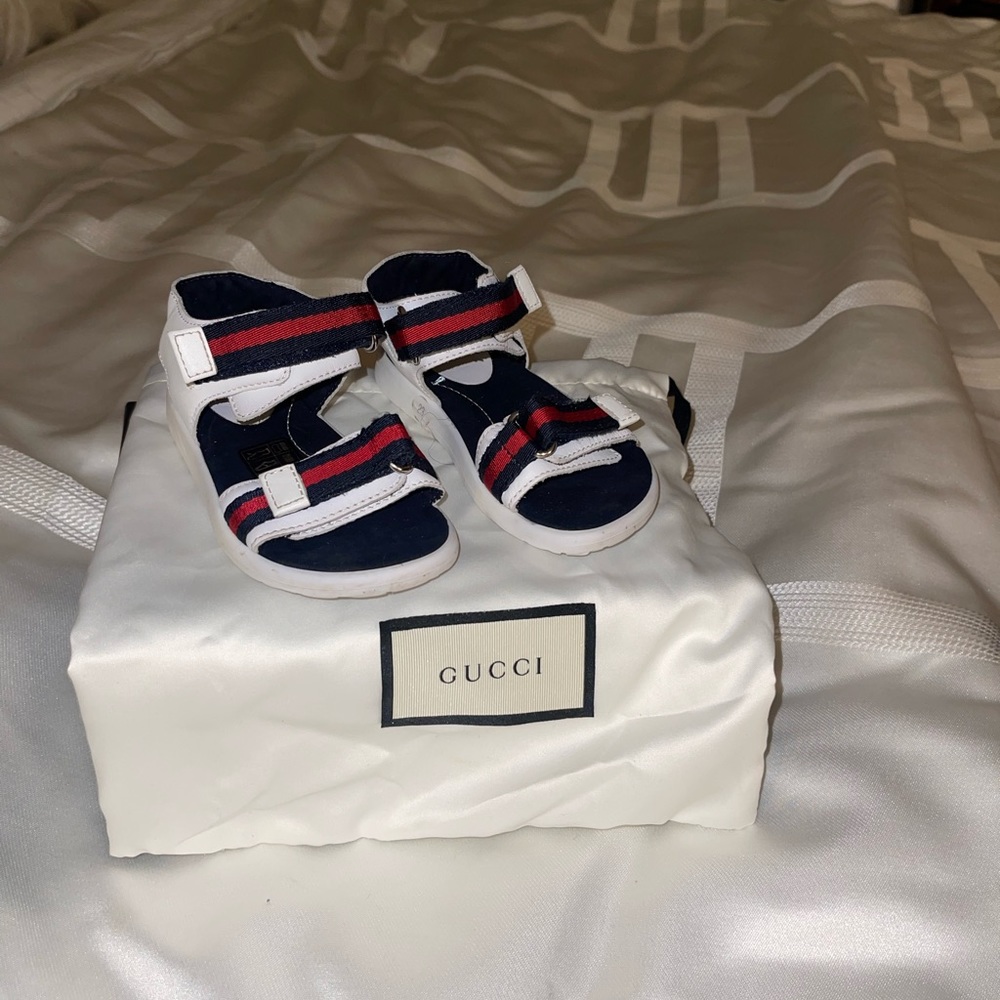 Unisex Gucci sandals size 23